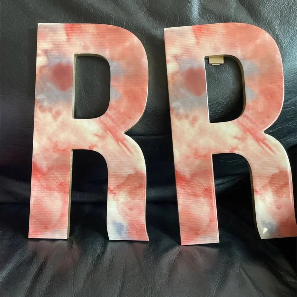 Monogram R wall decor - Picture 4 of 4